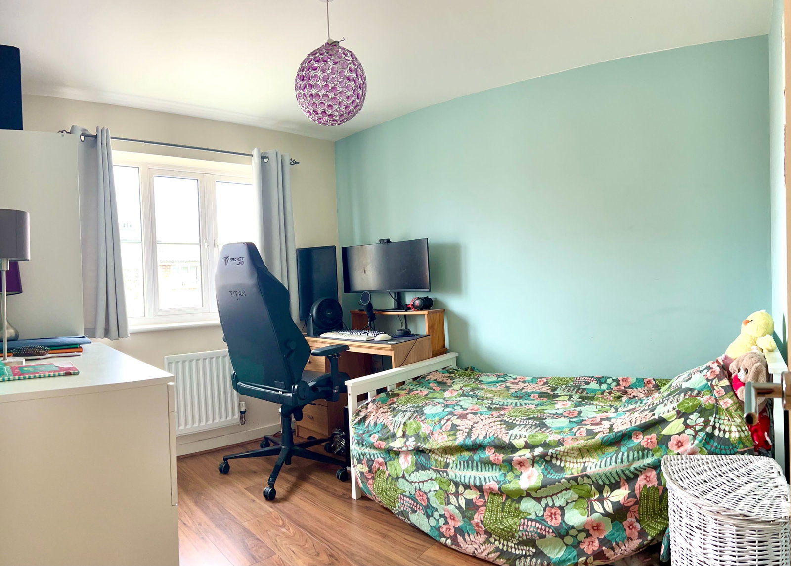 Semi Detached House in Gloucester