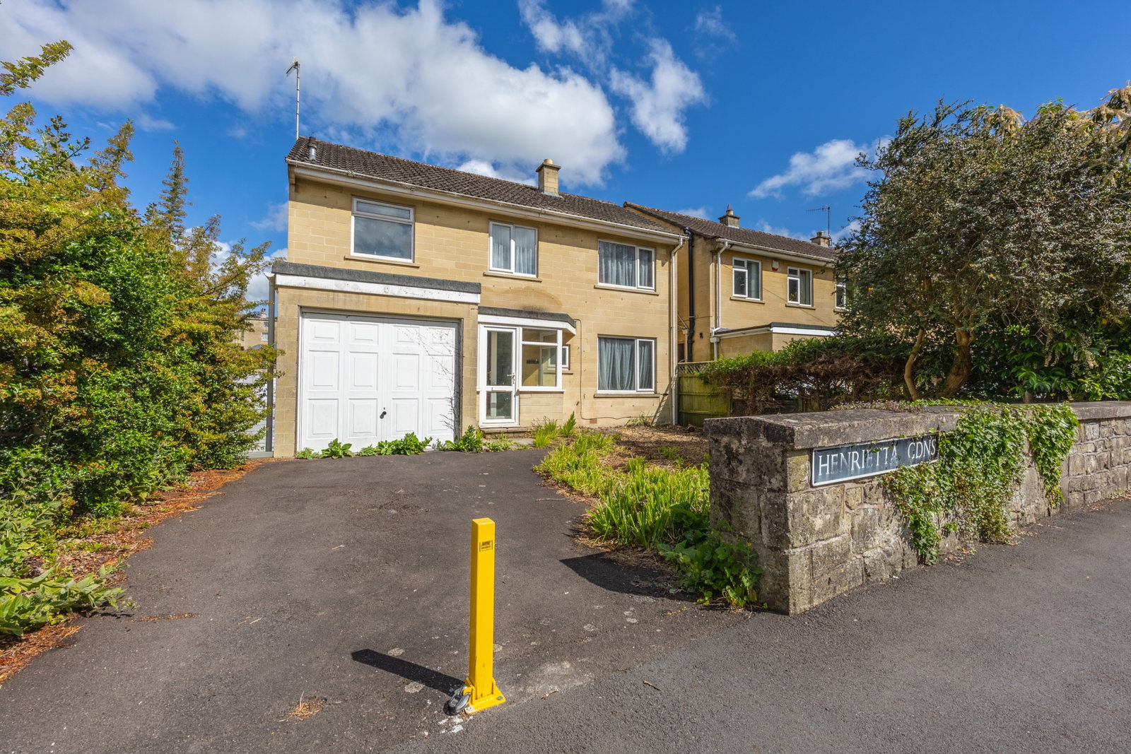 Detached House in Bath