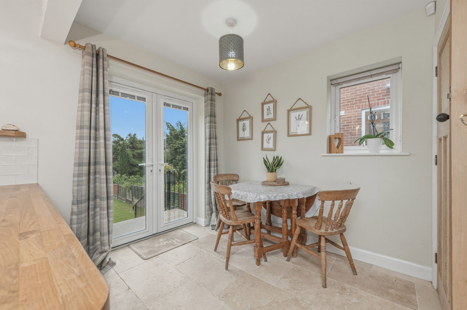 Semi Detached House in Leeds
