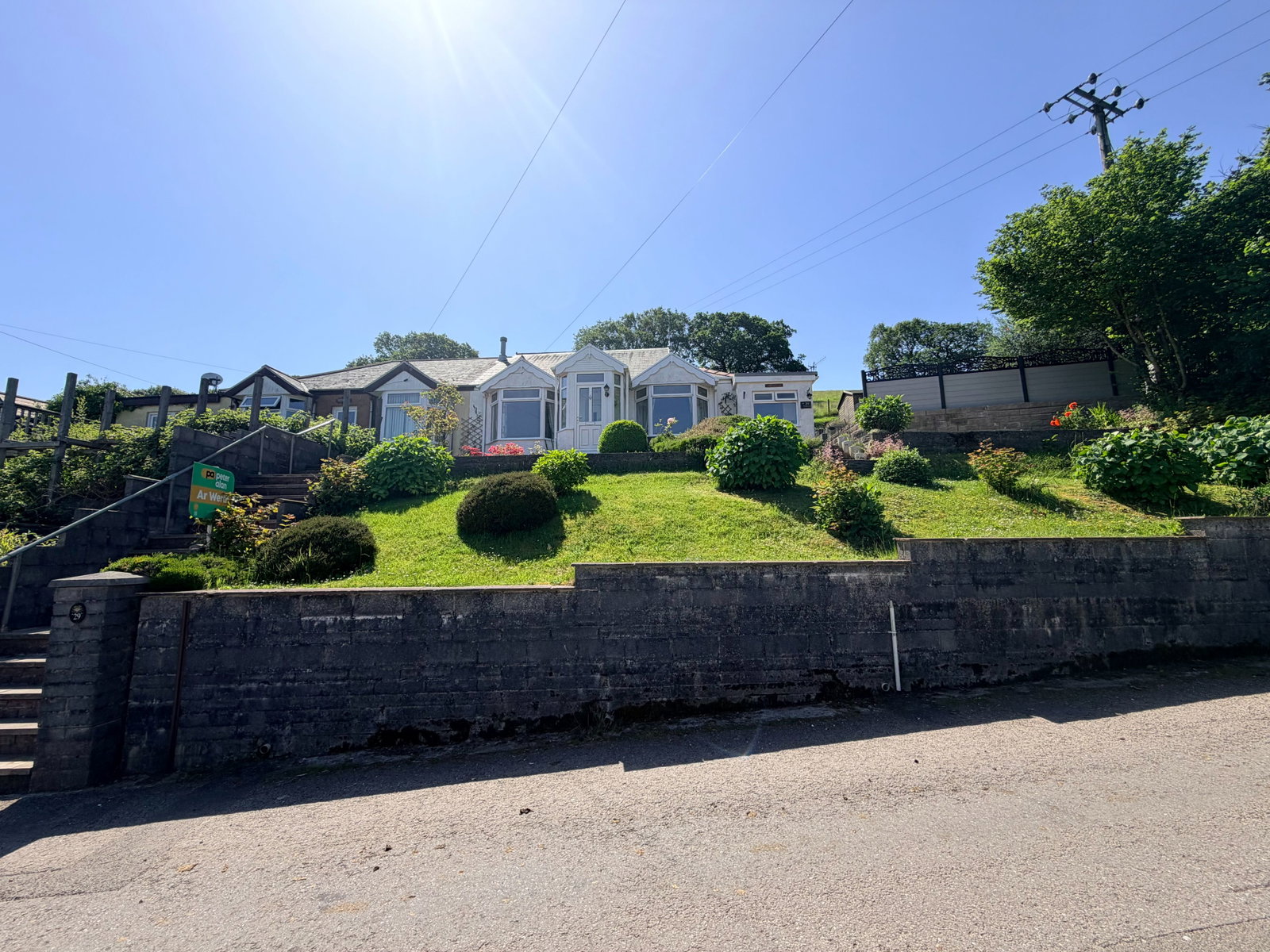 Bungalow in Cwmfelin