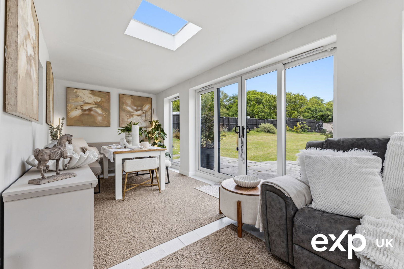 Bungalow in Newark