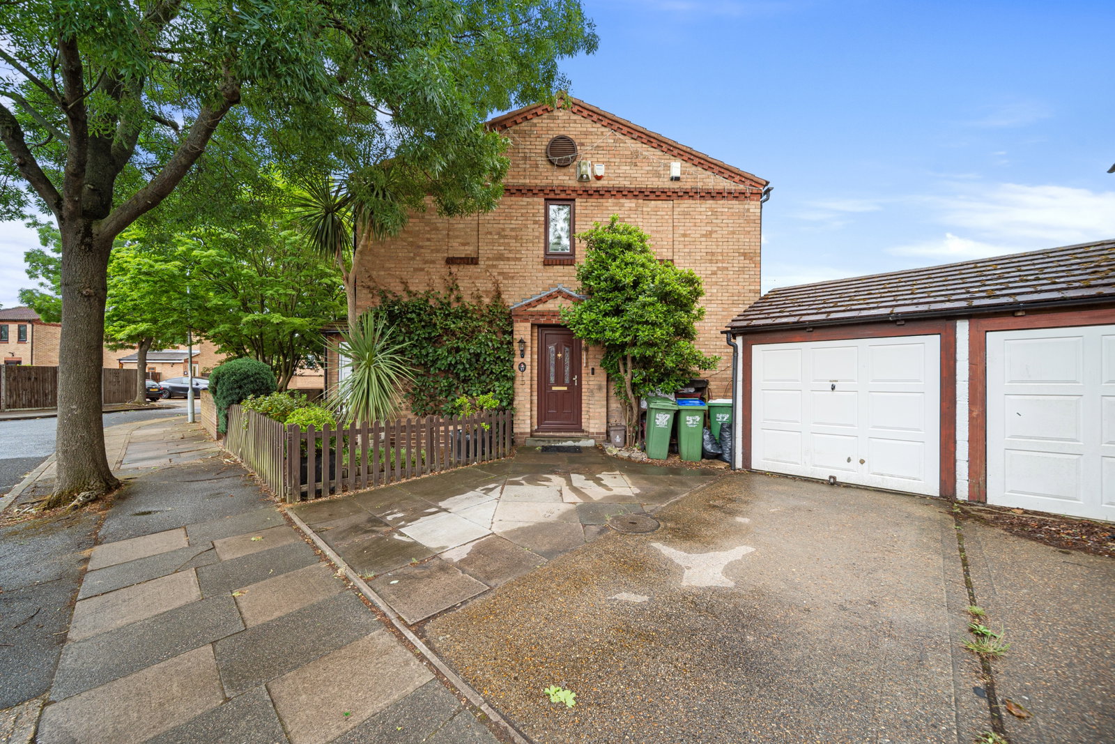 Semi Detached House in London