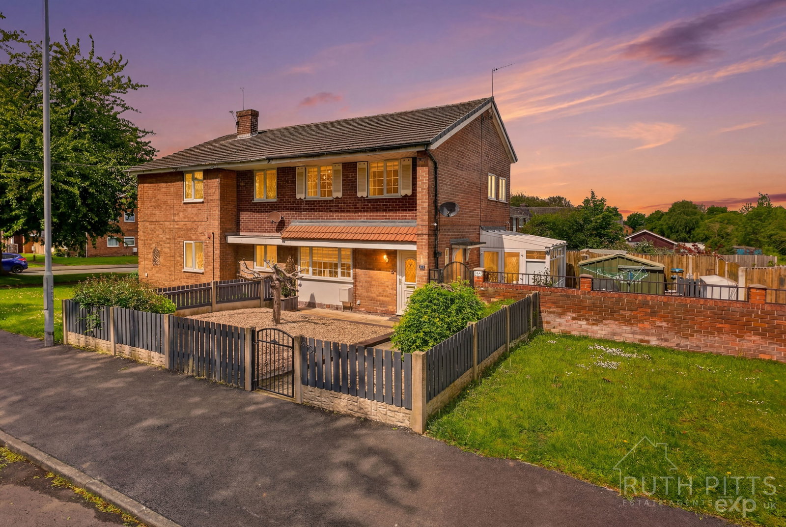 Semi Detached House in Castleford