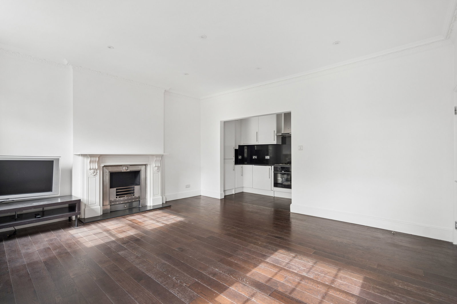 Flat for sale in London, Priory Road, London, NW6 4SG, 874 m²