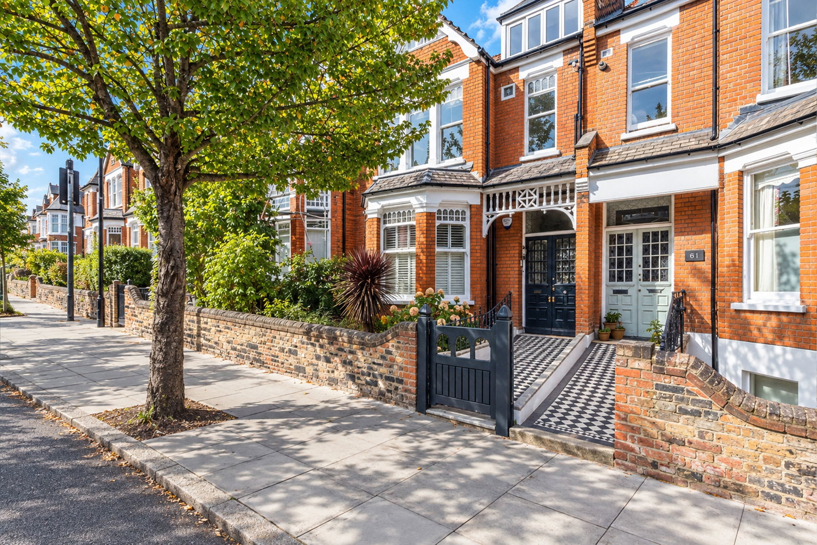 Flat for sale in London, Dukes Avenue, N10