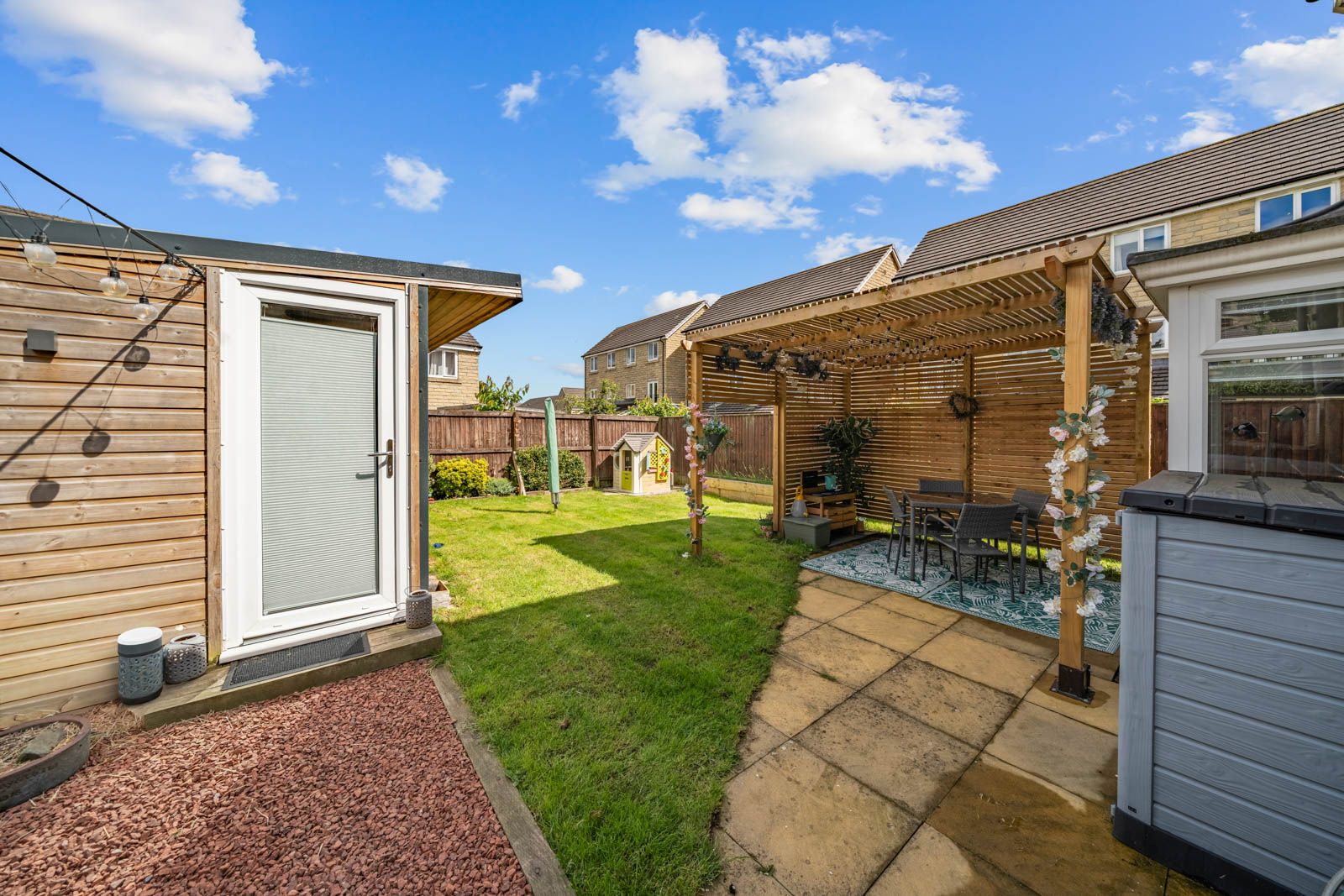 Detached House in Liversedge
