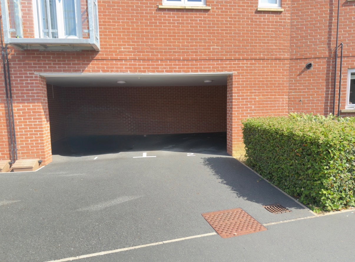 Apartment in Milton Keynes