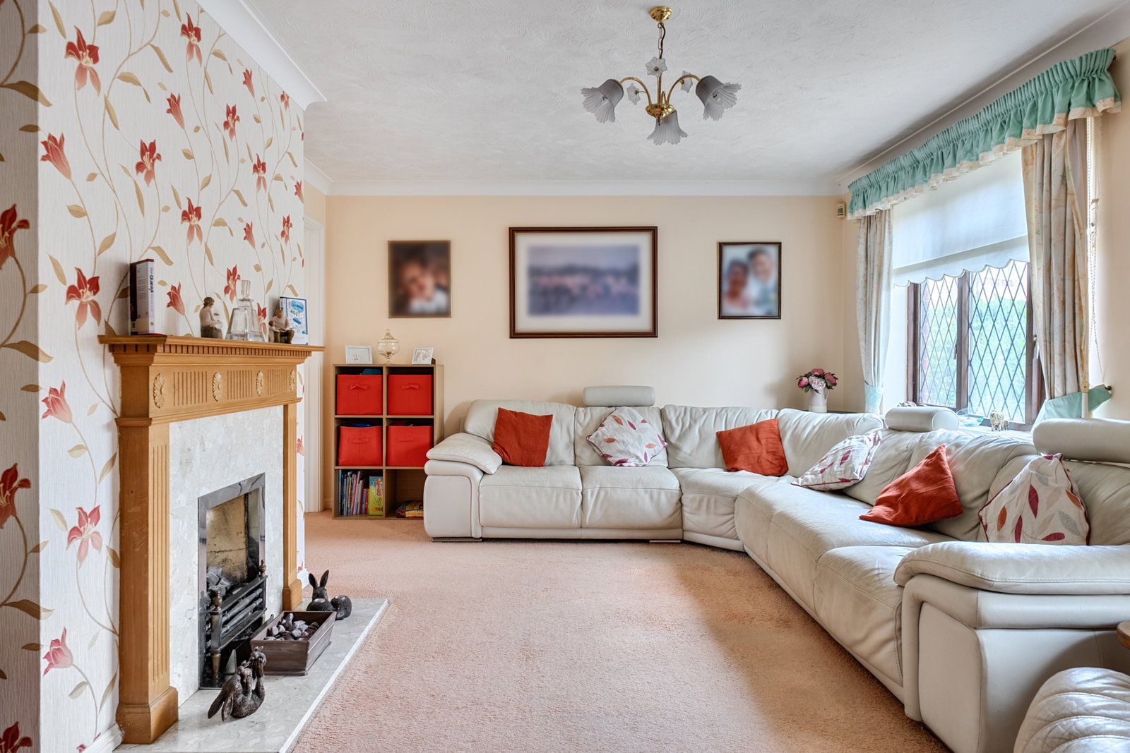 Detached House for sale in Chippenham, Hazel Copse, Chippenham