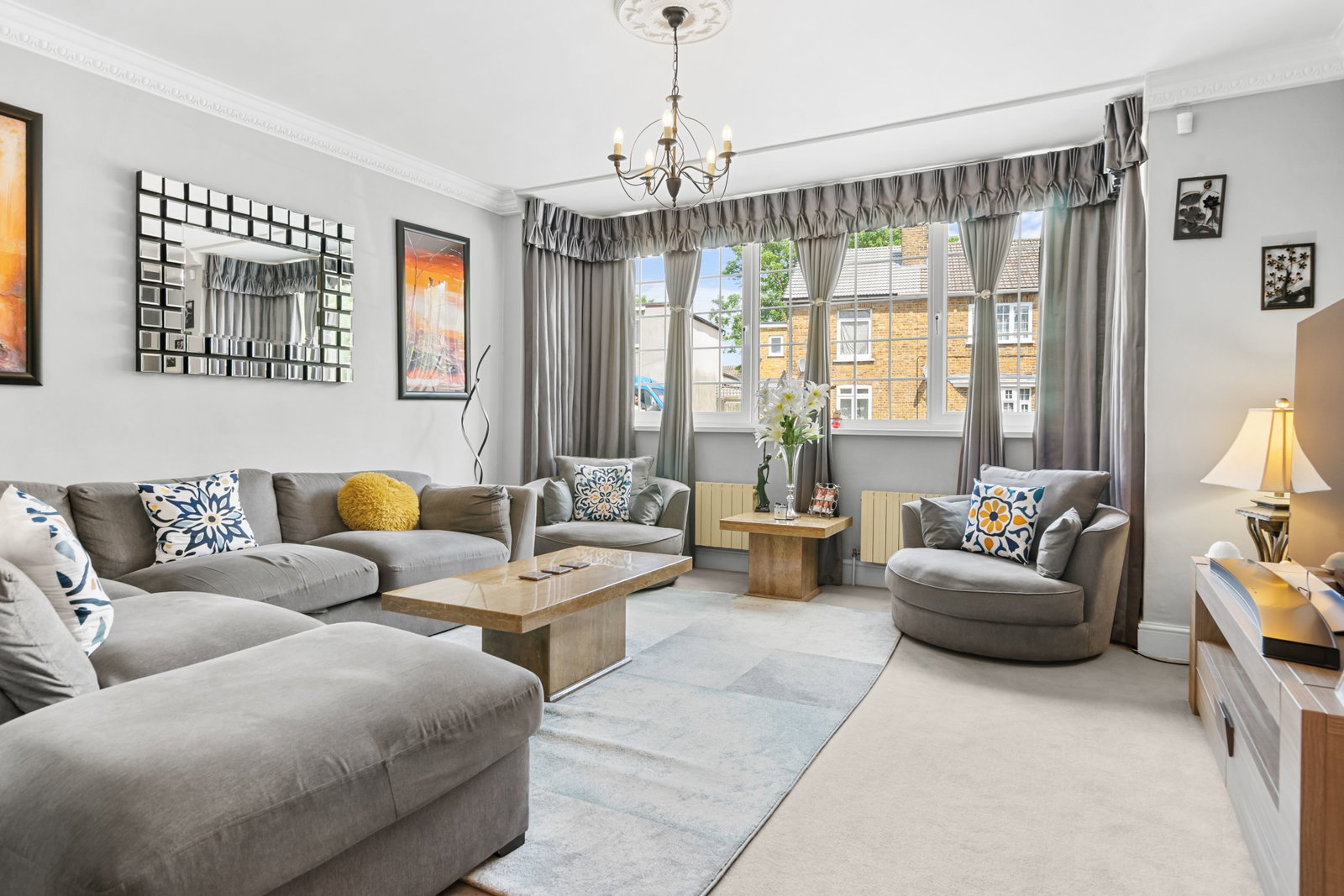 Semi Detached House in Feltham