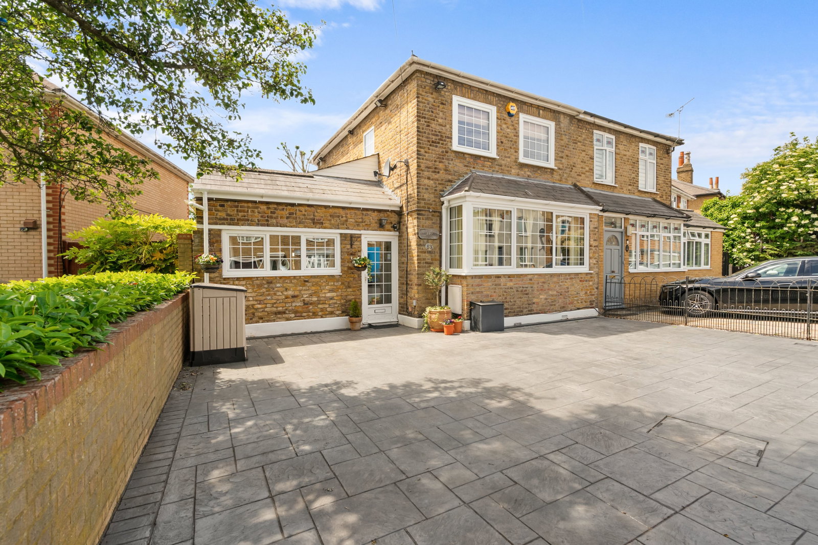 Semi Detached House in Feltham