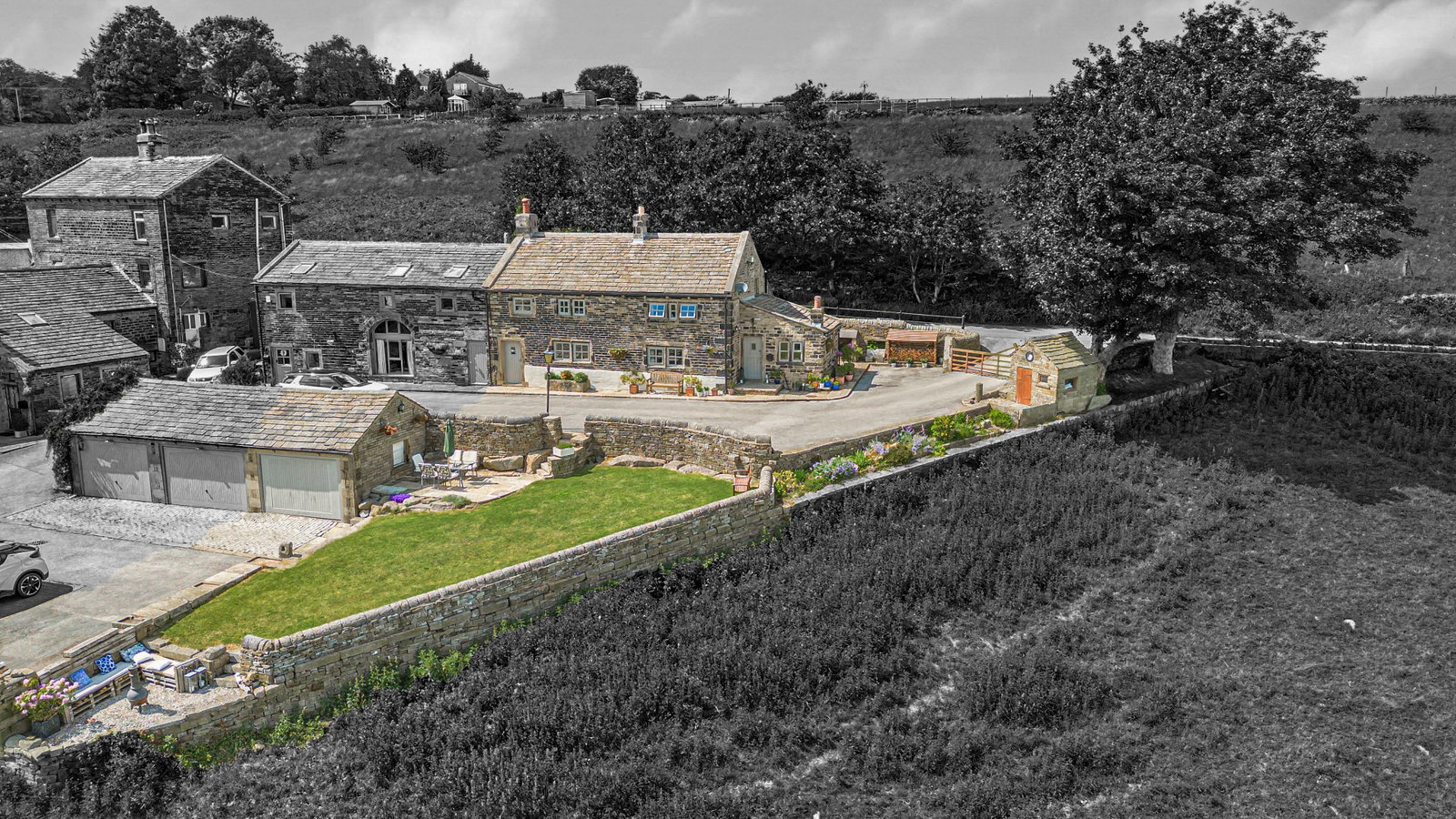 Semi Detached House in Halifax