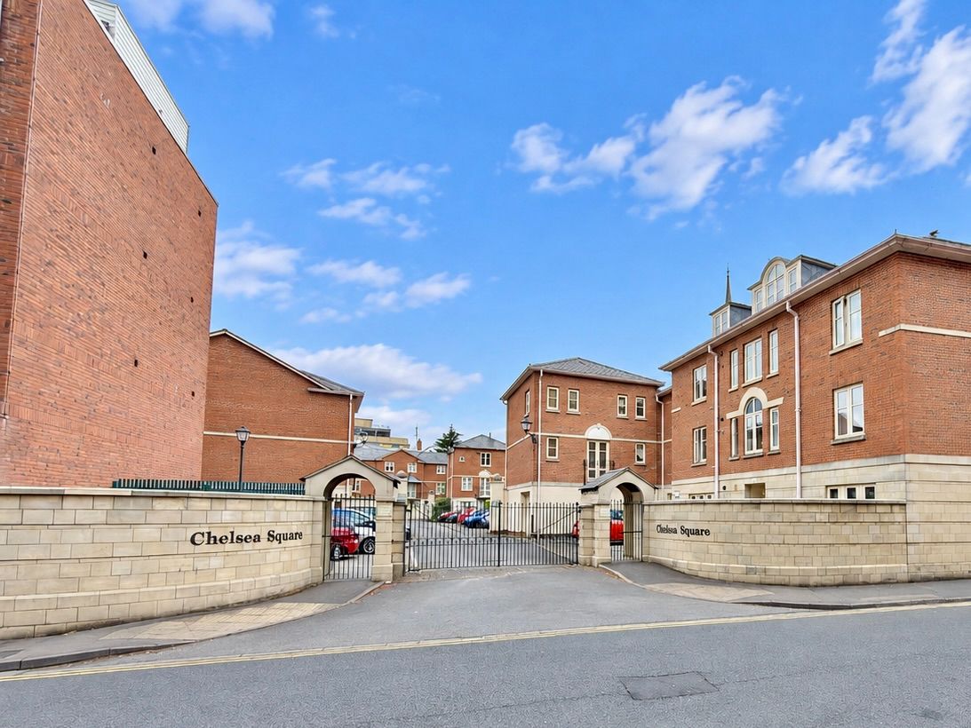 Apartment for sale in Cheltenham, St Georges Place, Cheltenham, GL50, 668 m²