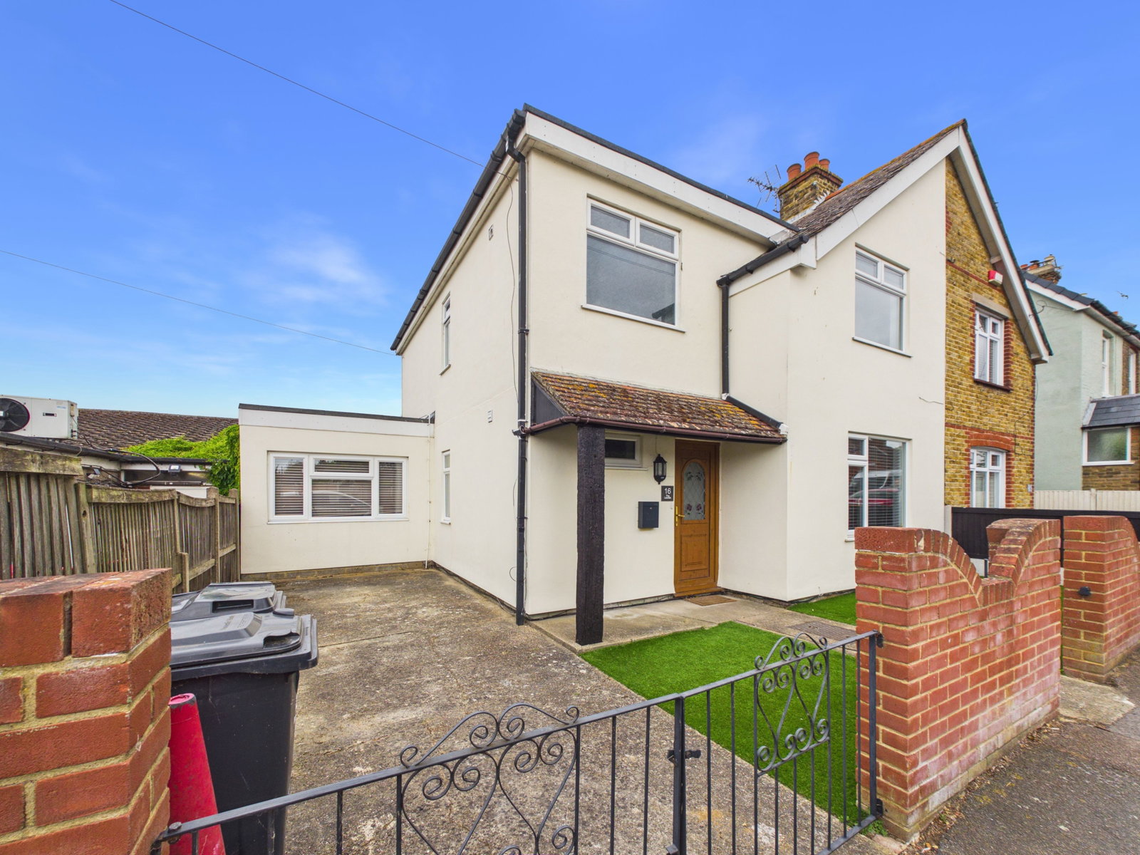 Semi Detached House in Ramsgate