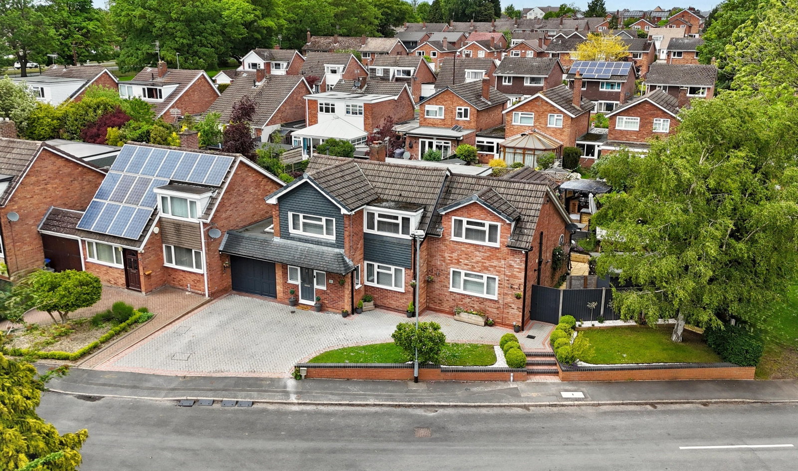 Link Detached House in Stafford
