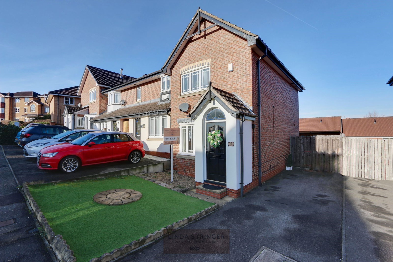 End Of Terrace House for sale in Rotherham, Falconer Way, Treeton, 635 m²