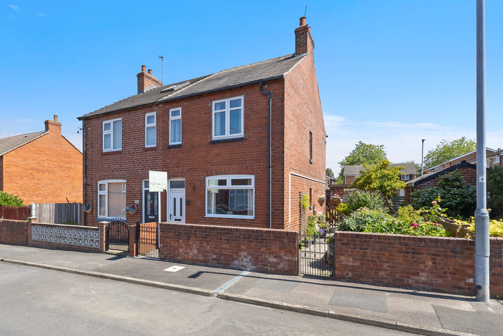 Semi Detached House in Castleford
