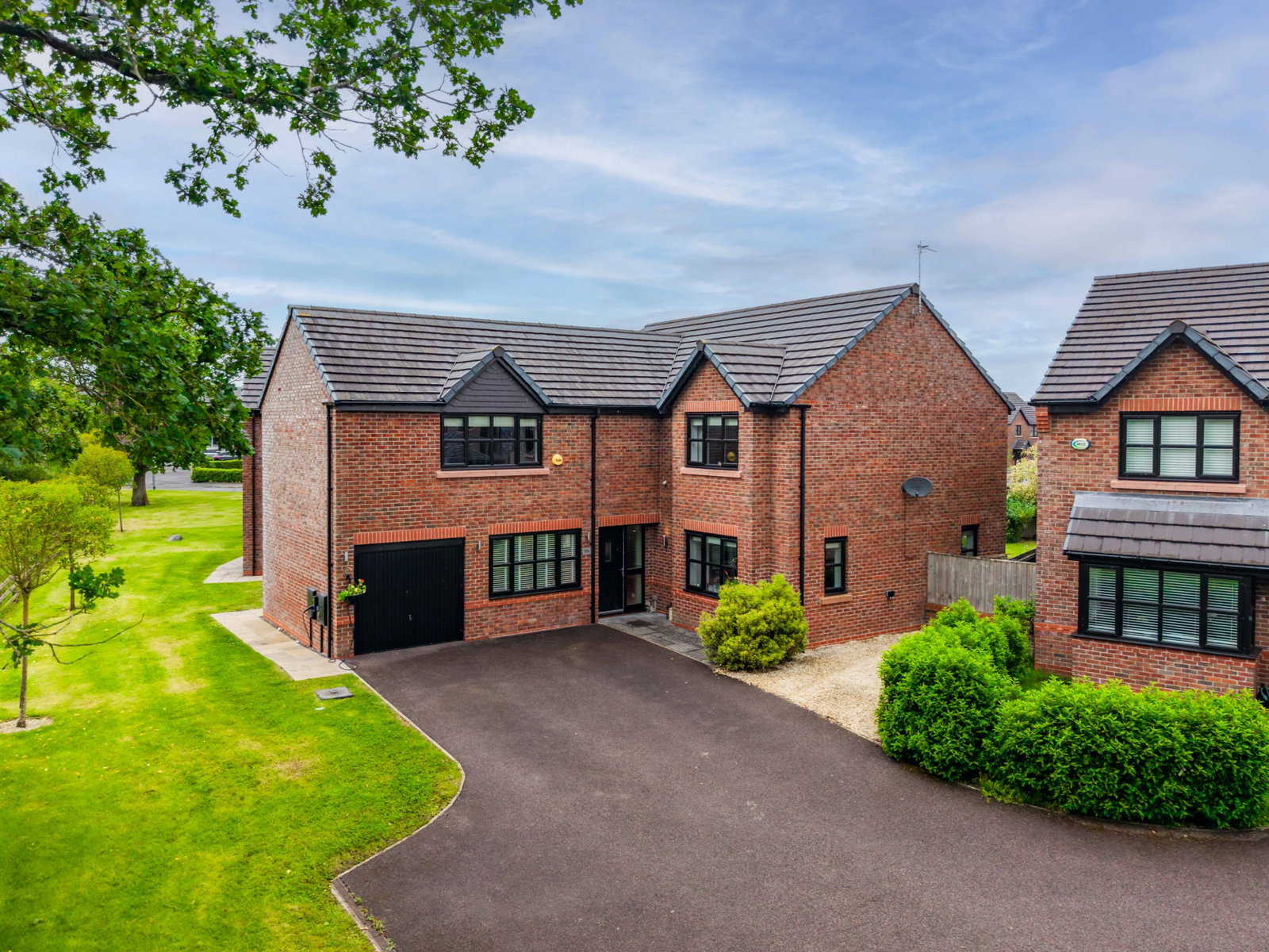 Detached House in Salford 2