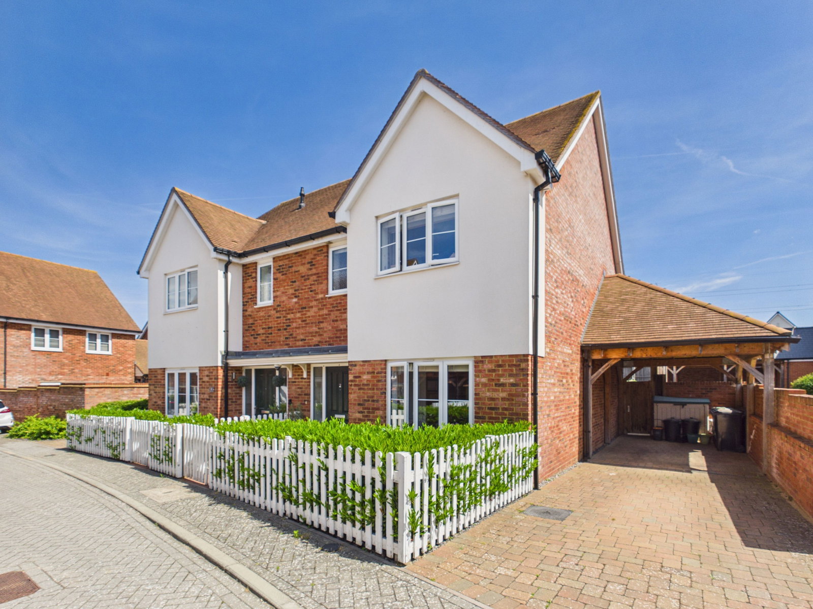 Semi Detached House for sale in Rochester, Foresters Way, Peters Village, Wouldham, Rochester, ME1