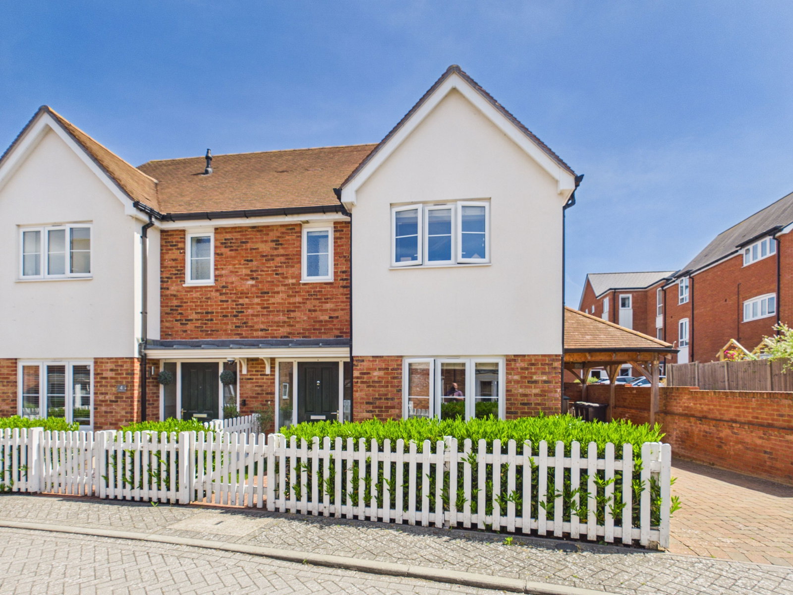 Semi Detached House in Rochester