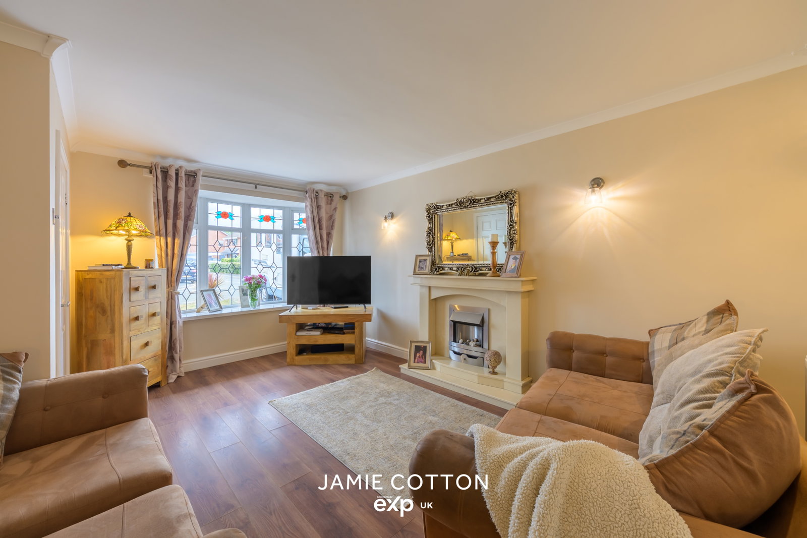 Semi Detached House in Tipton