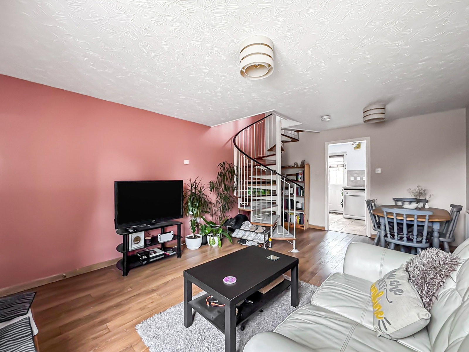 Semi Detached House in Gloucester