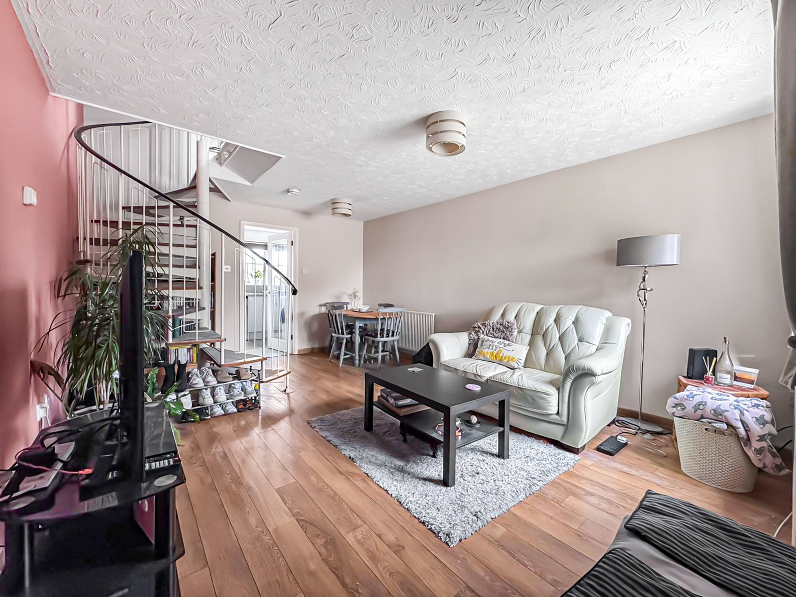 Semi Detached House in Gloucester