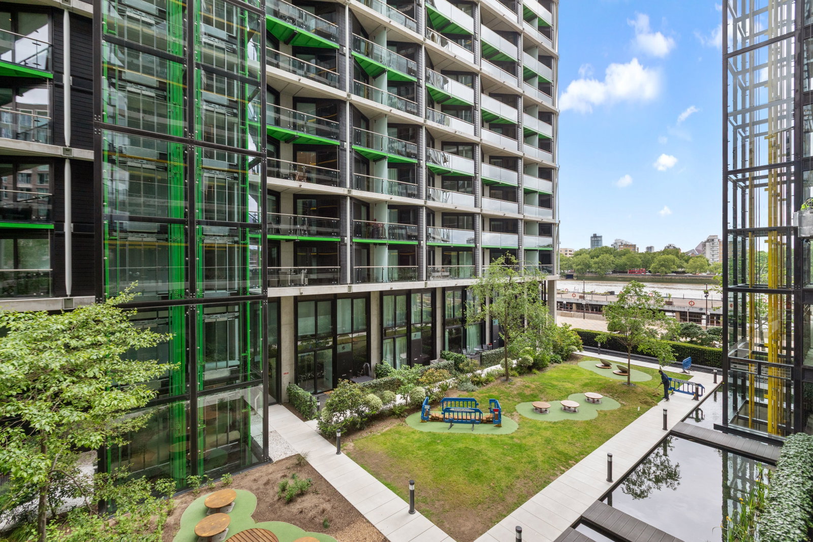 Apartment for sale in London, Riverlight Quay, London, SW11 8BE, 777 m²