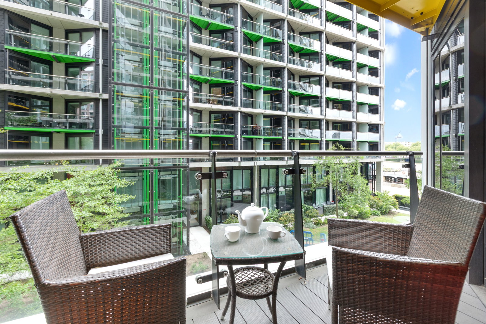 Apartment for sale in London, Riverlight Quay, London, SW11 8BE, 777 m²