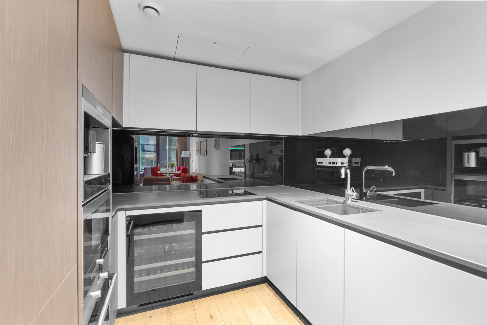 Apartment for sale in London, Riverlight Quay, London, SW11 8BE, 777 m²