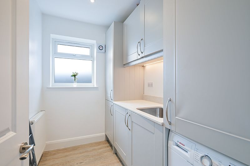 Semi Detached House in Stoneleigh