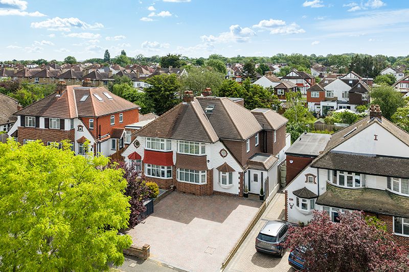Semi Detached House in Stoneleigh