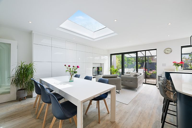 Semi Detached House in Stoneleigh