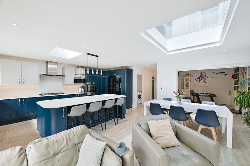 Semi Detached House in Stoneleigh