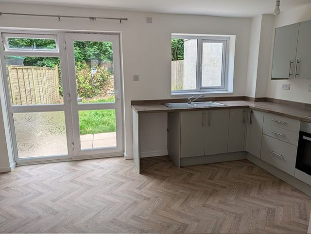 Semi Detached House in Par