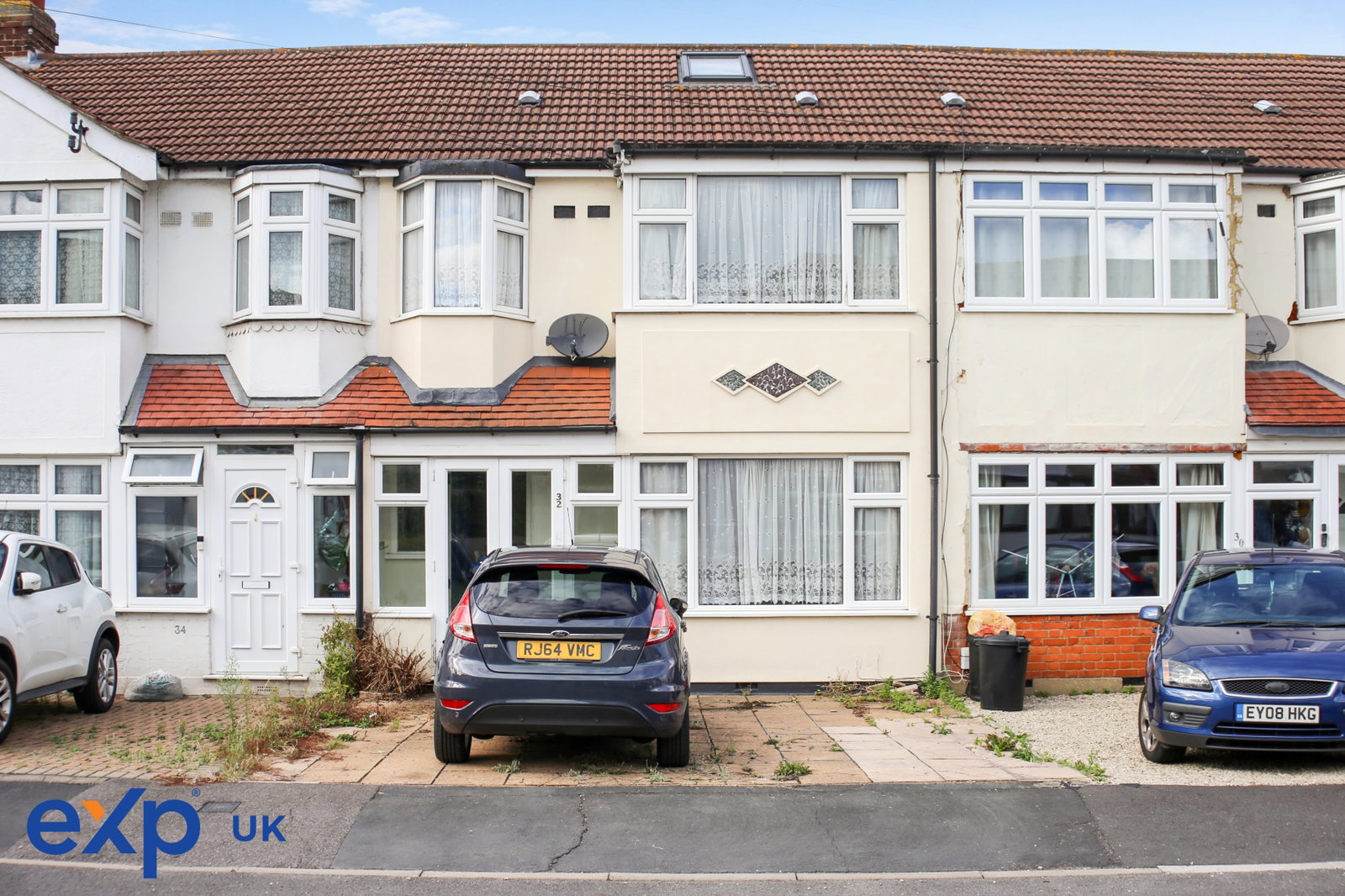 Terraced House for sale in Romford, Berkeley Avenue, Coller Row, RM5