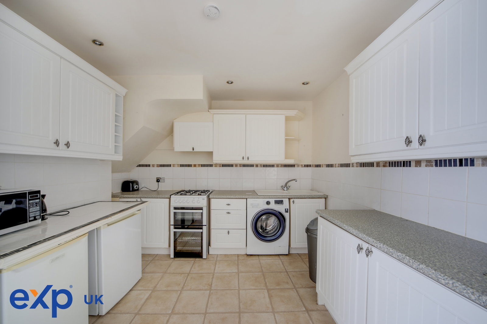Terraced House for sale in Romford, Berkeley Avenue, Coller Row, RM5