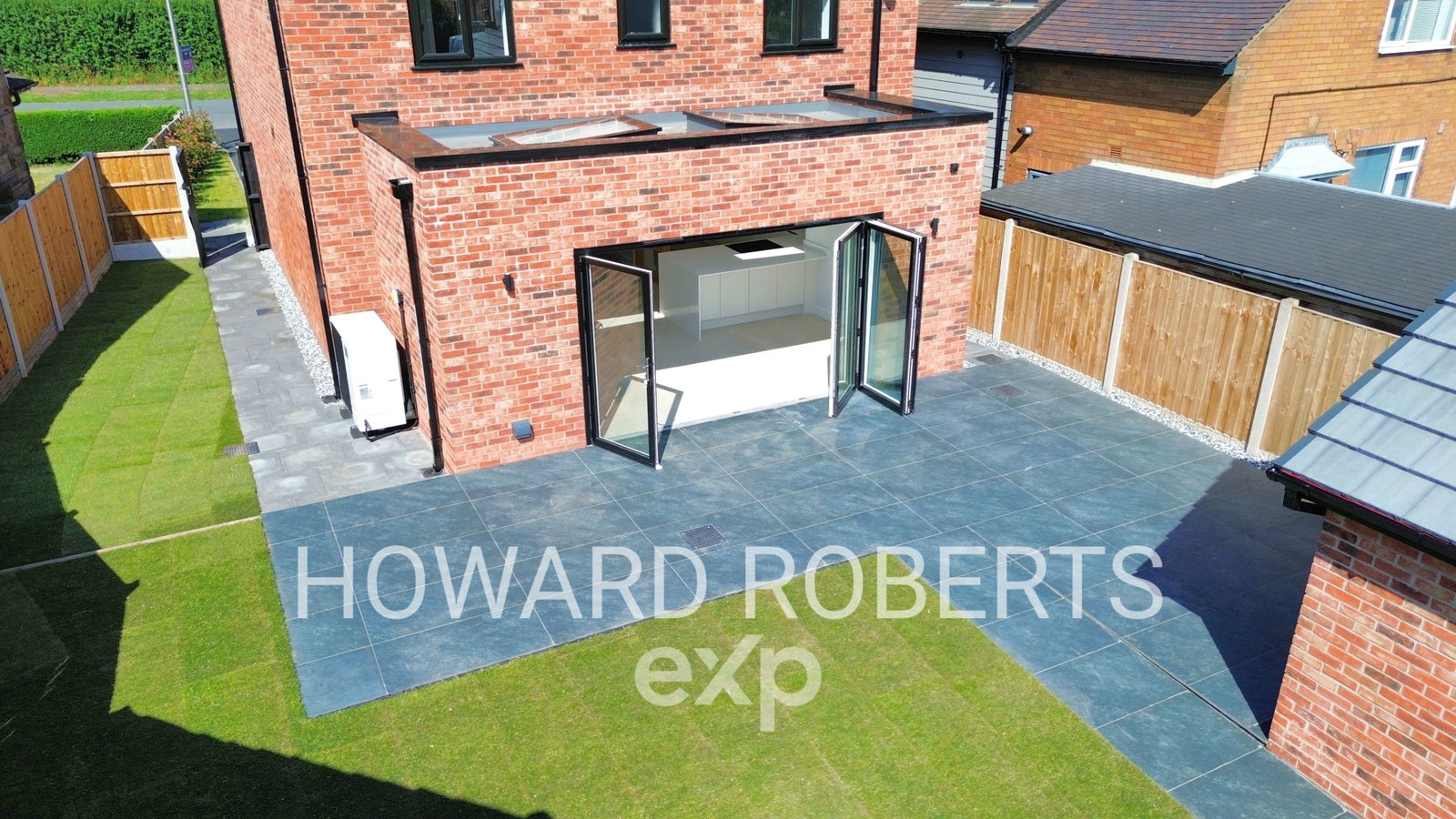 Detached House for sale in Preston, Liverpool Road, Longton Area, PR4, 1464 m²