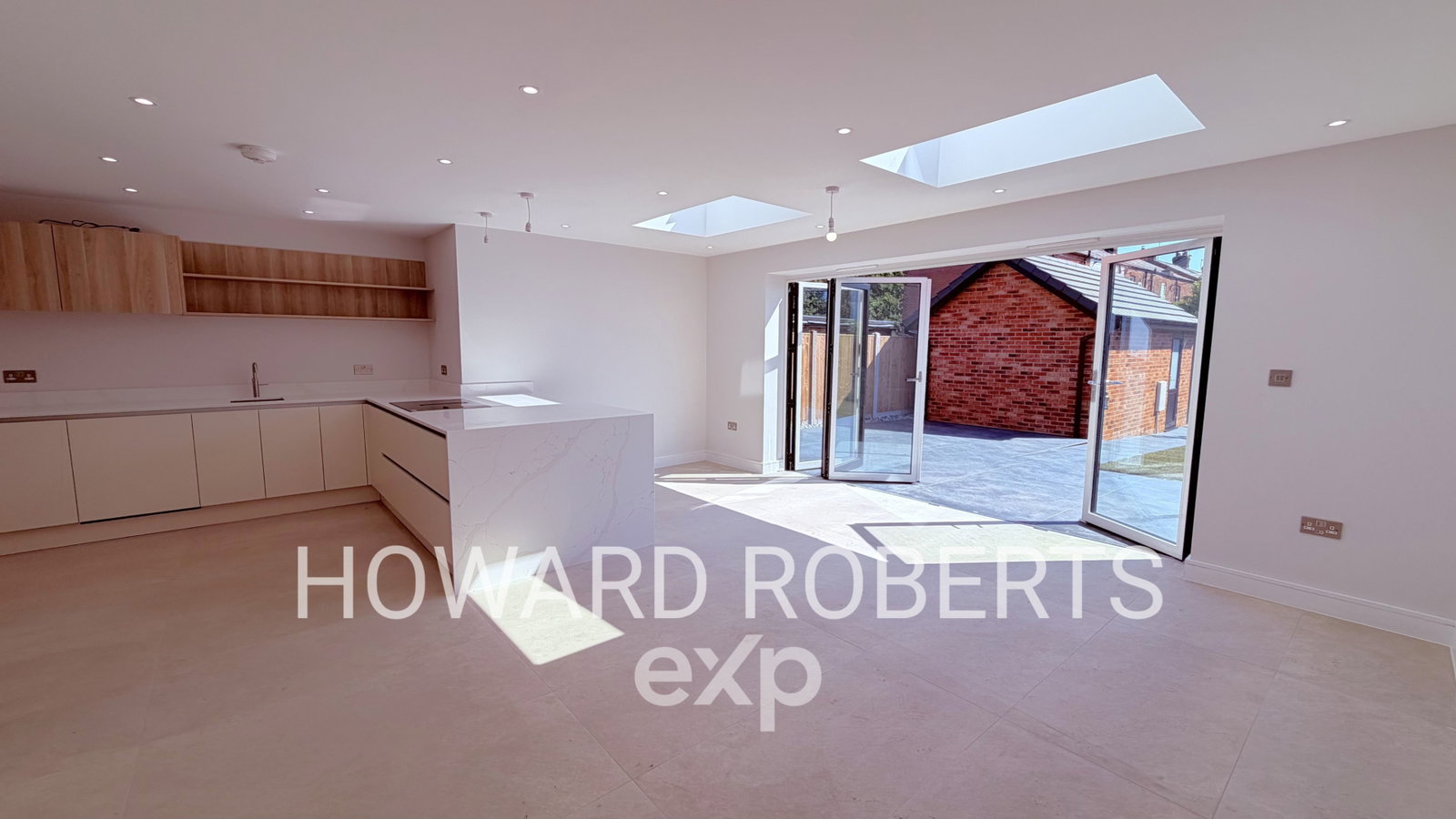 Detached House for sale in Preston, Liverpool Road, Longton Area, PR4, 1464 m²