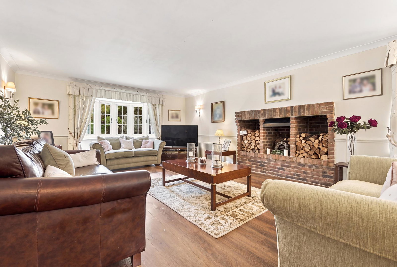 Detached House for sale in Billericay, Norsey Road, Billericay, CM11, 3353 m²