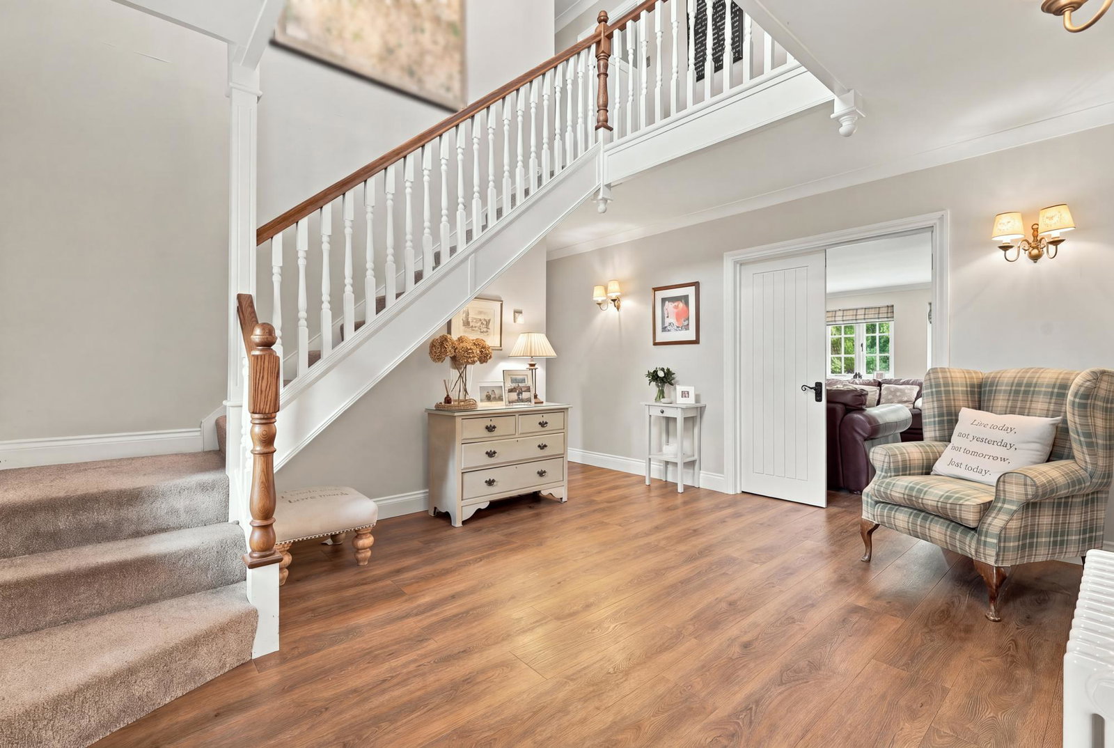 Detached House for sale in Billericay, Norsey Road, Billericay, CM11, 3353 m²