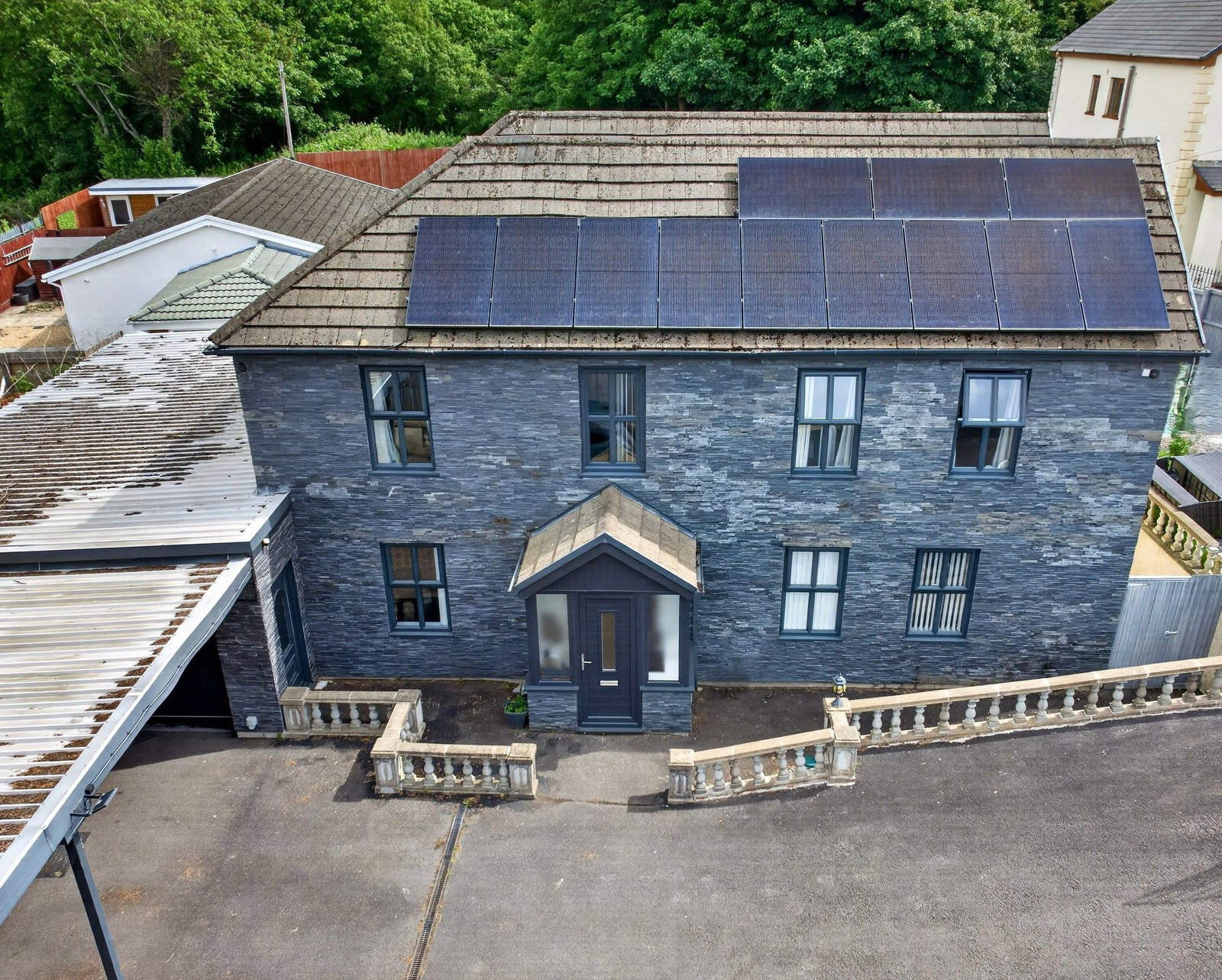 Detached House in Swansea