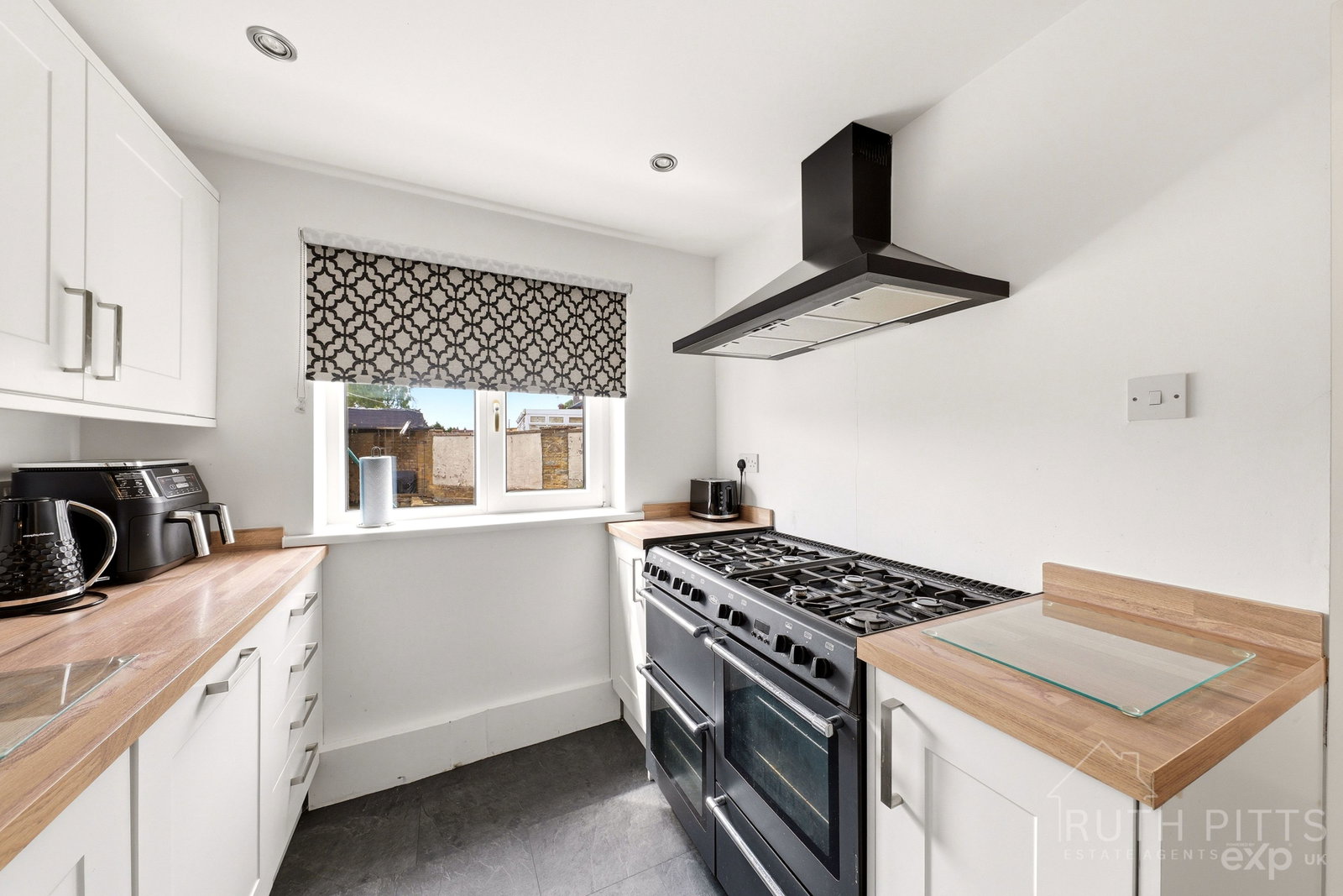 Semi Detached House in Pontefract