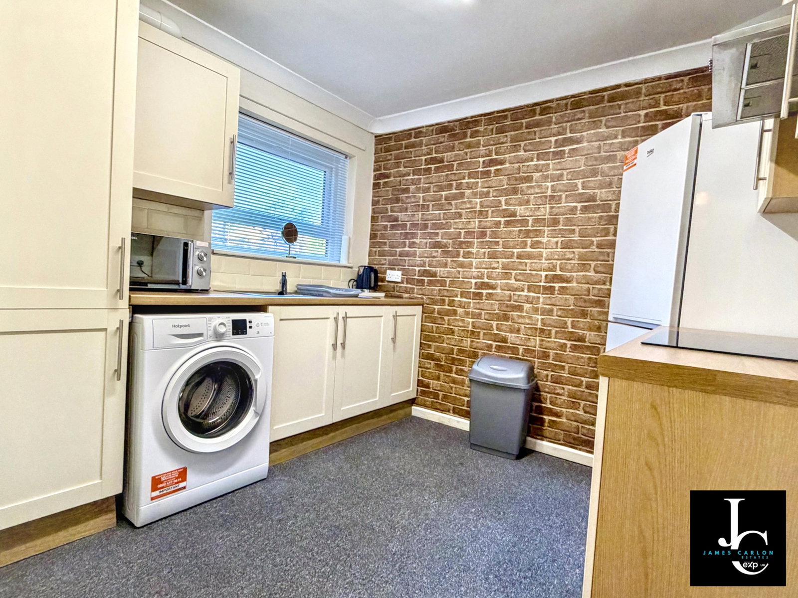 Flat in Newport
