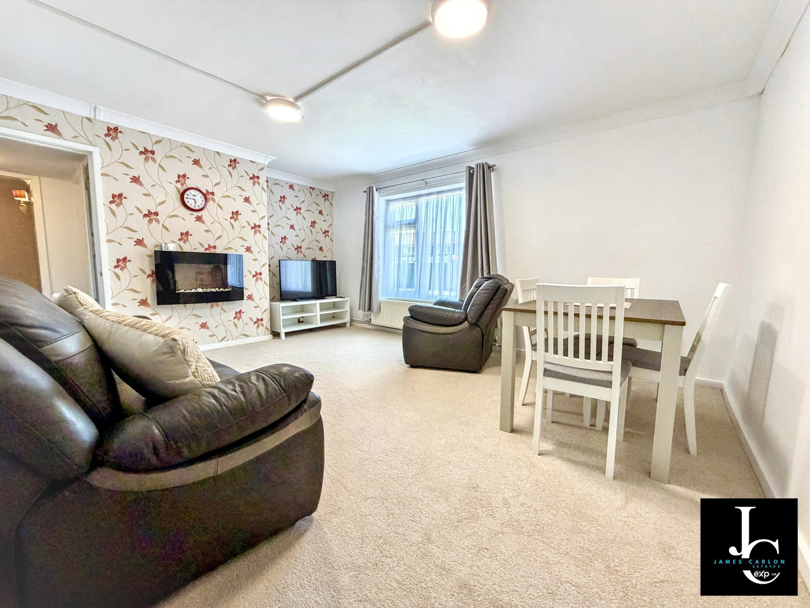 Flat in Newport