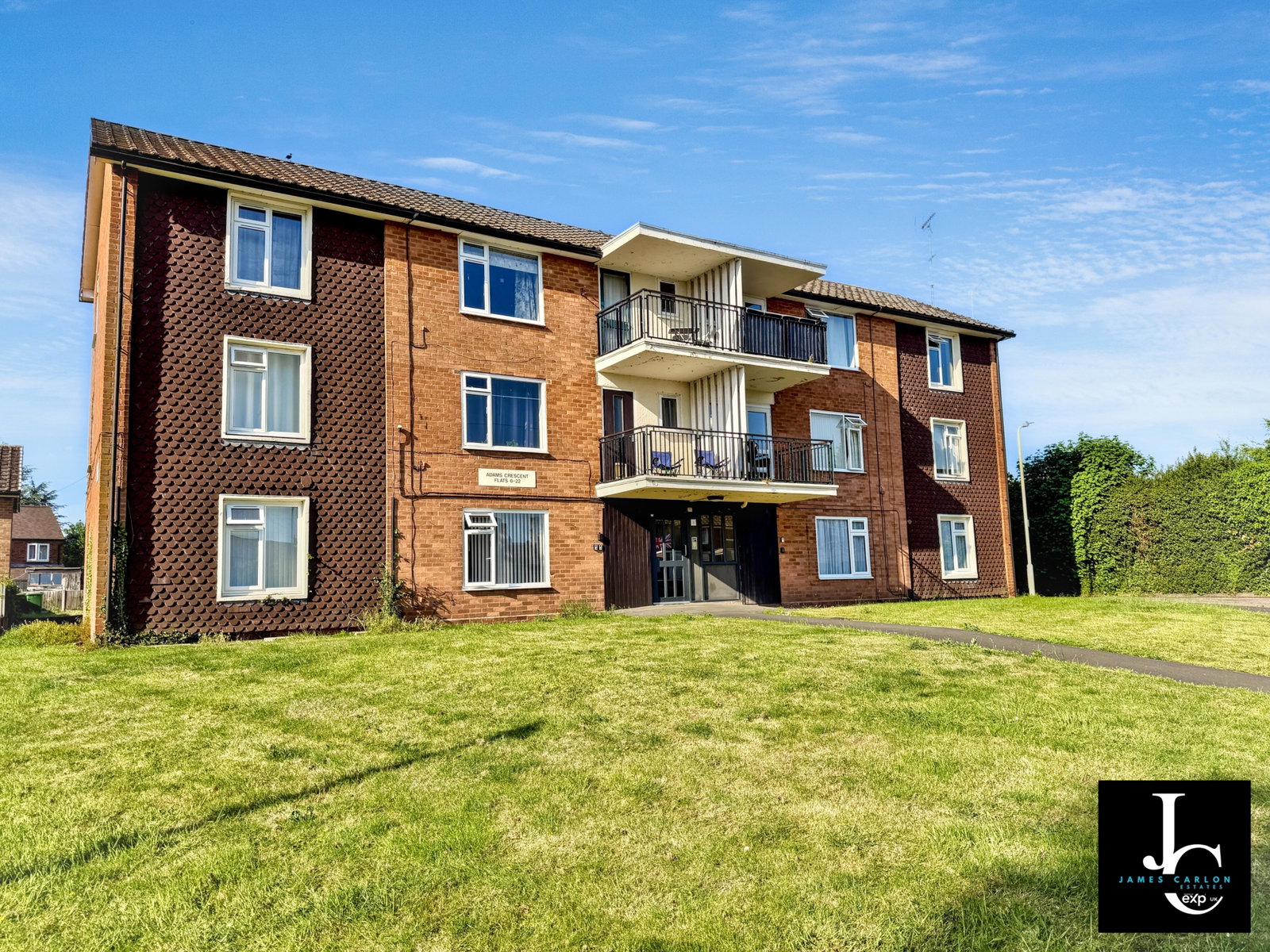 Flat in Newport