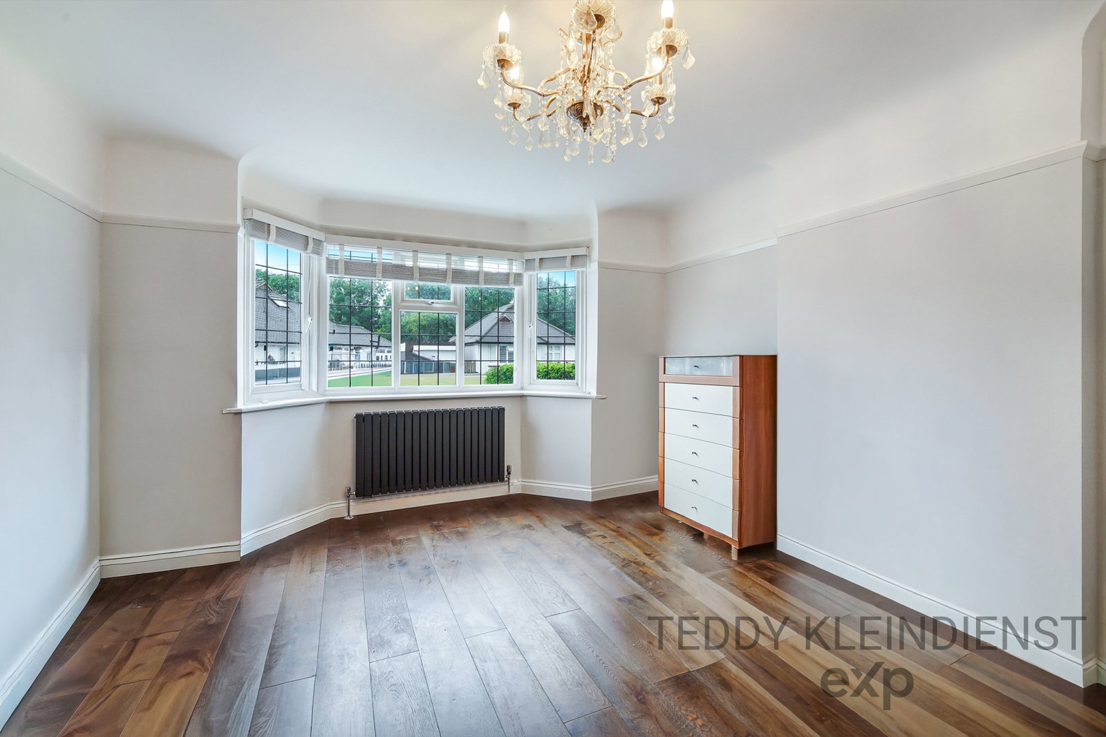 Detached House in Worcester Park