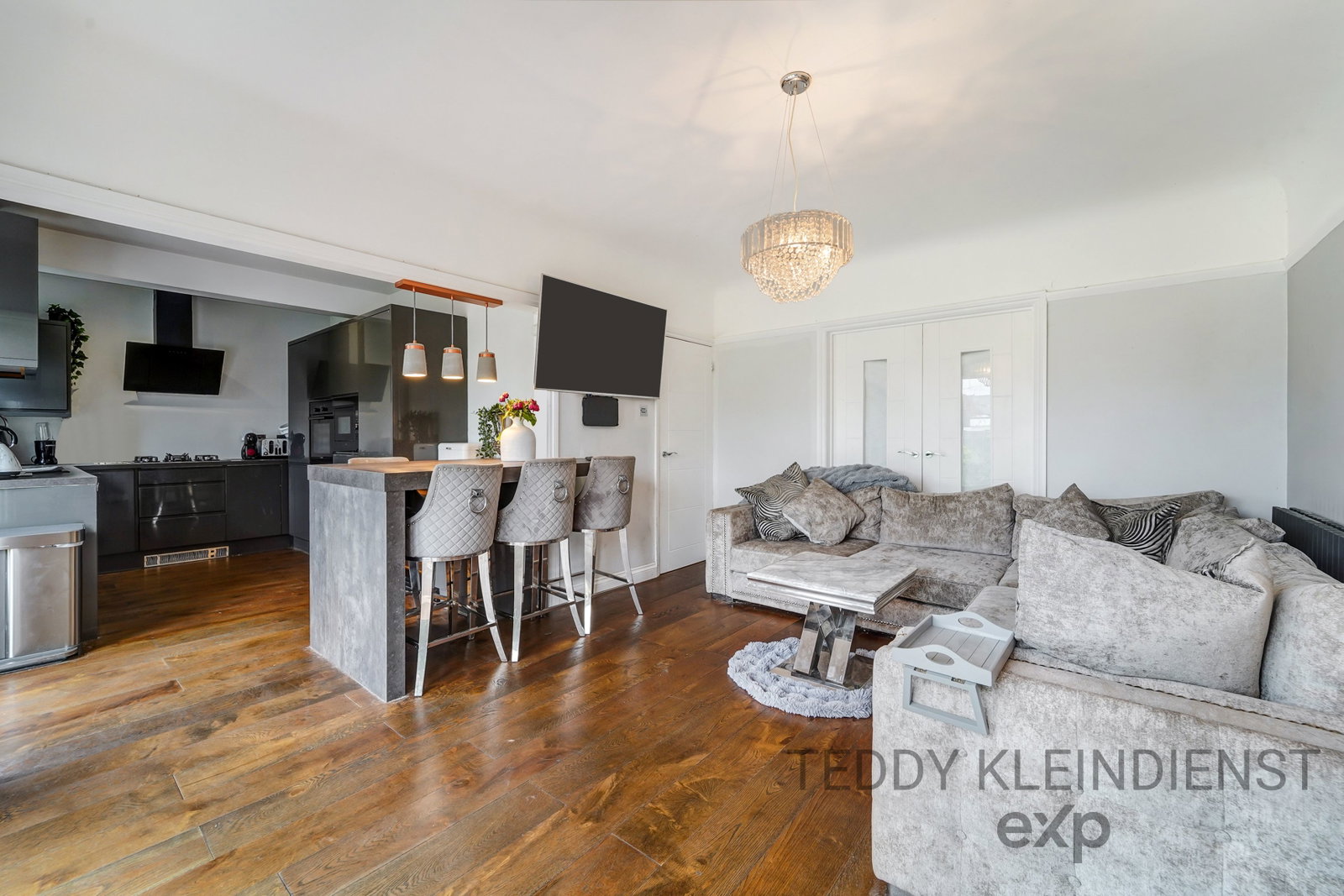 Detached House in Worcester Park