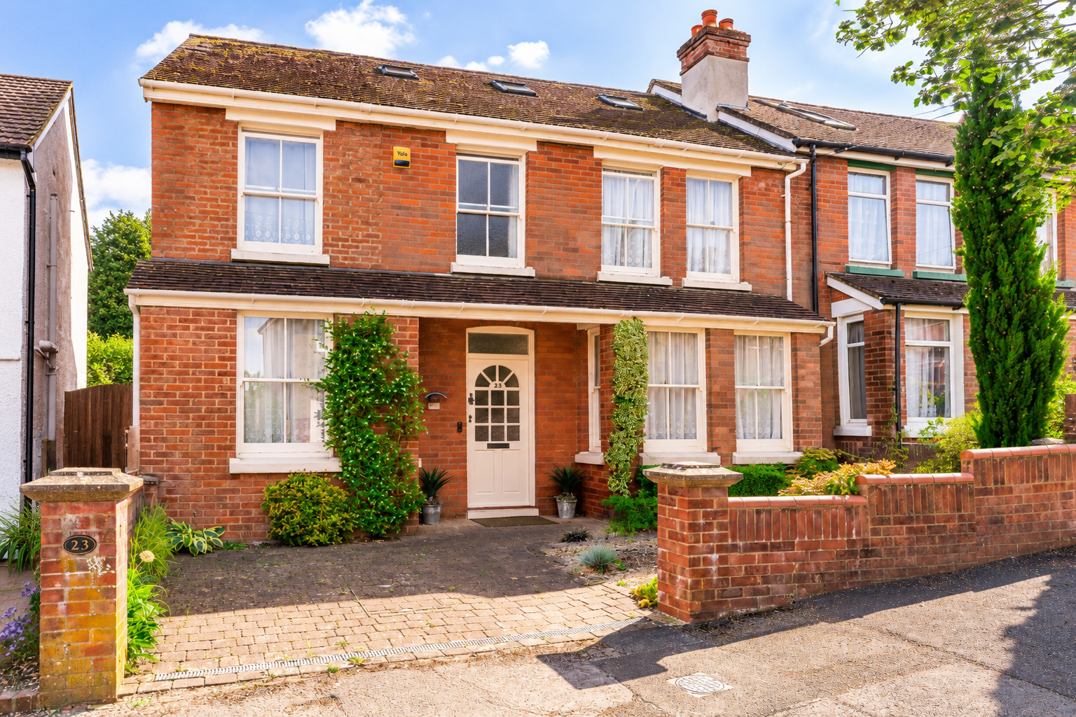 Semi Detached House for sale in Salisbury, Bouverie Avenue, Salisbury, SP2, 1618 m²
