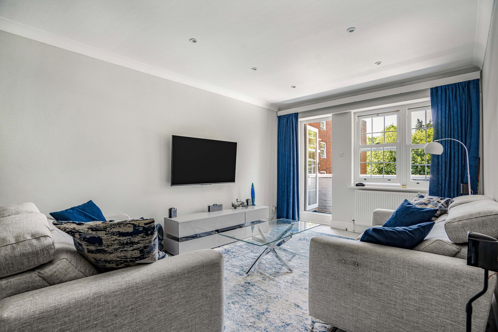 Apartment in Gerrards Cross