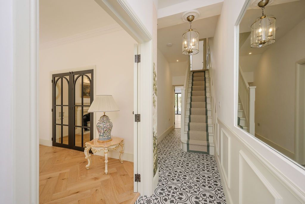 Terraced House in London 4